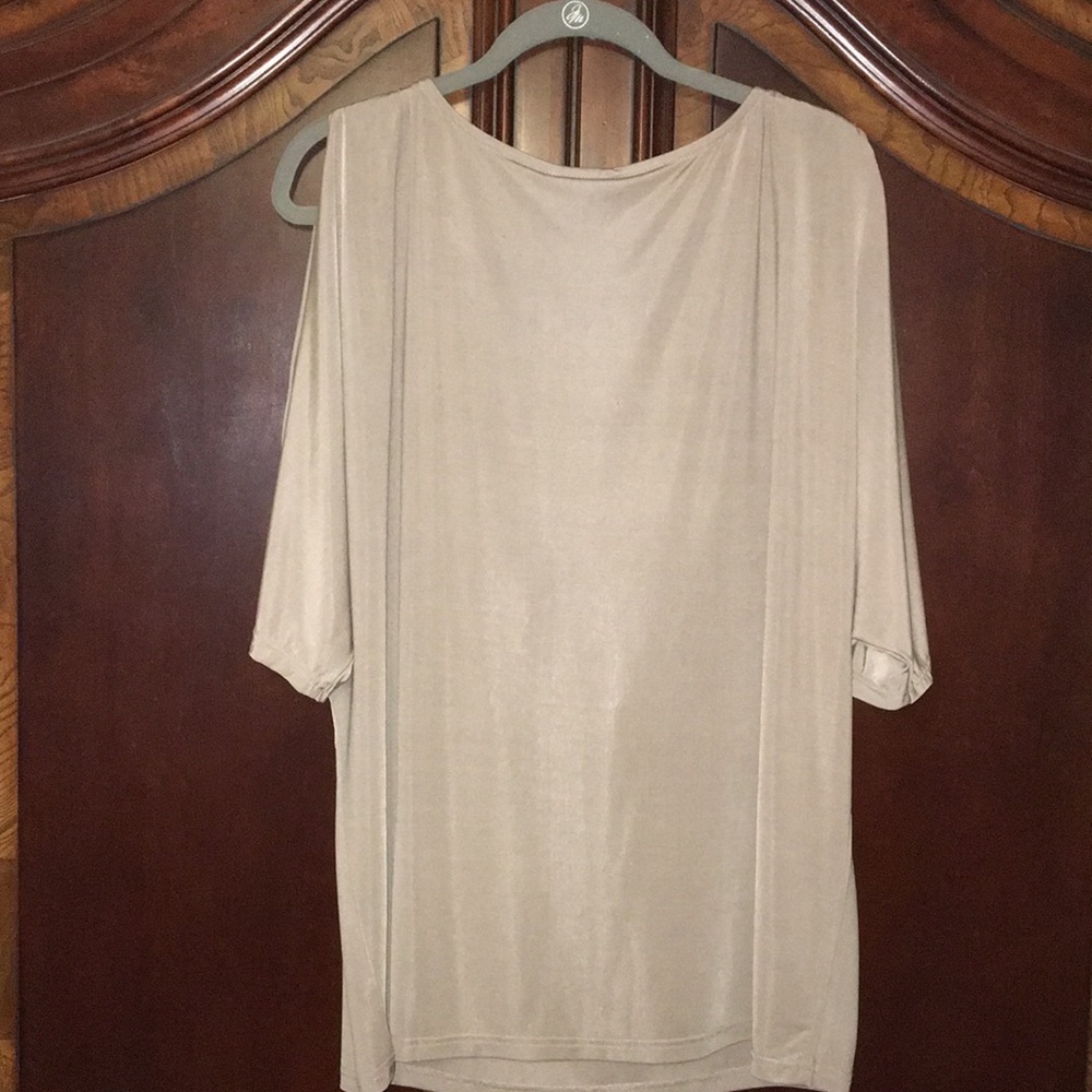 Shirt - Picture 2 of 4